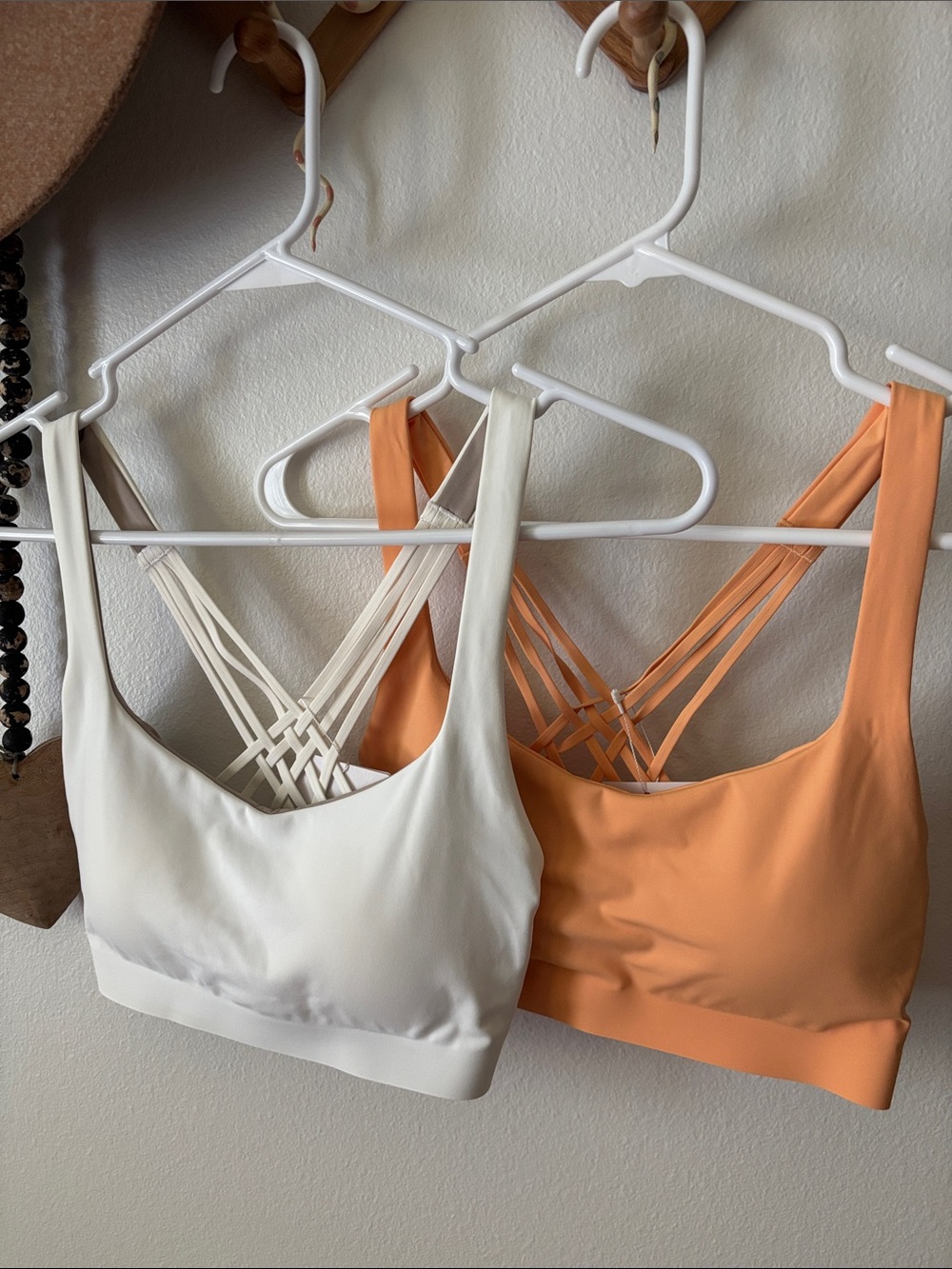 NWT 2 lululemon Flexyflex Strappy Sports Bras in Cream and Peach